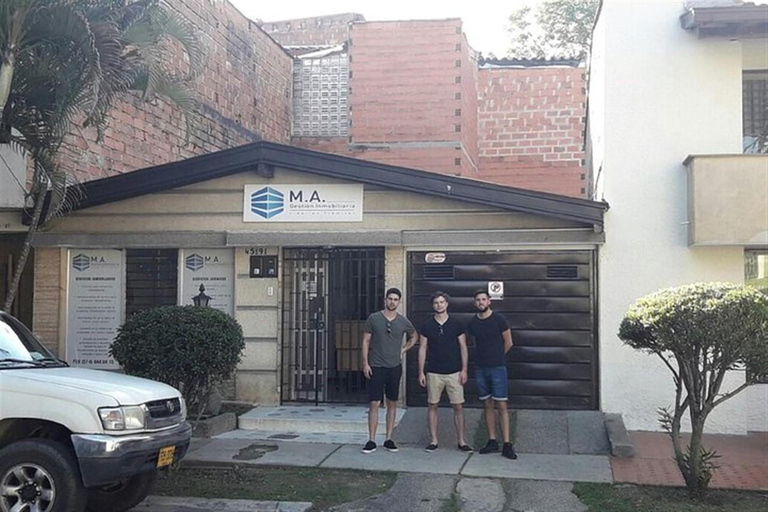 Medellín : visite d'une journée complète sur les traces de Pablo Escobar avec Carlos, l'ancien policierMedellín : visite guidée d'une journée complète sur les traces de Pabl