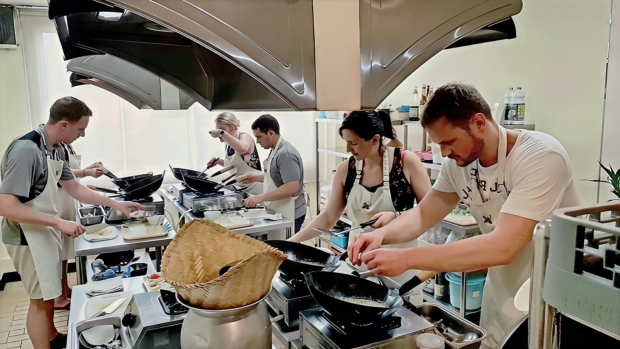 Bangkok: Maliwan Thai-Kochkurs mit Markt Tour