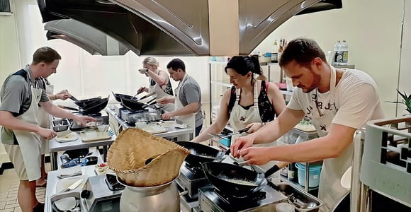 Bangkok: Maliwan Thai-Kochkurs mit Markt Tour