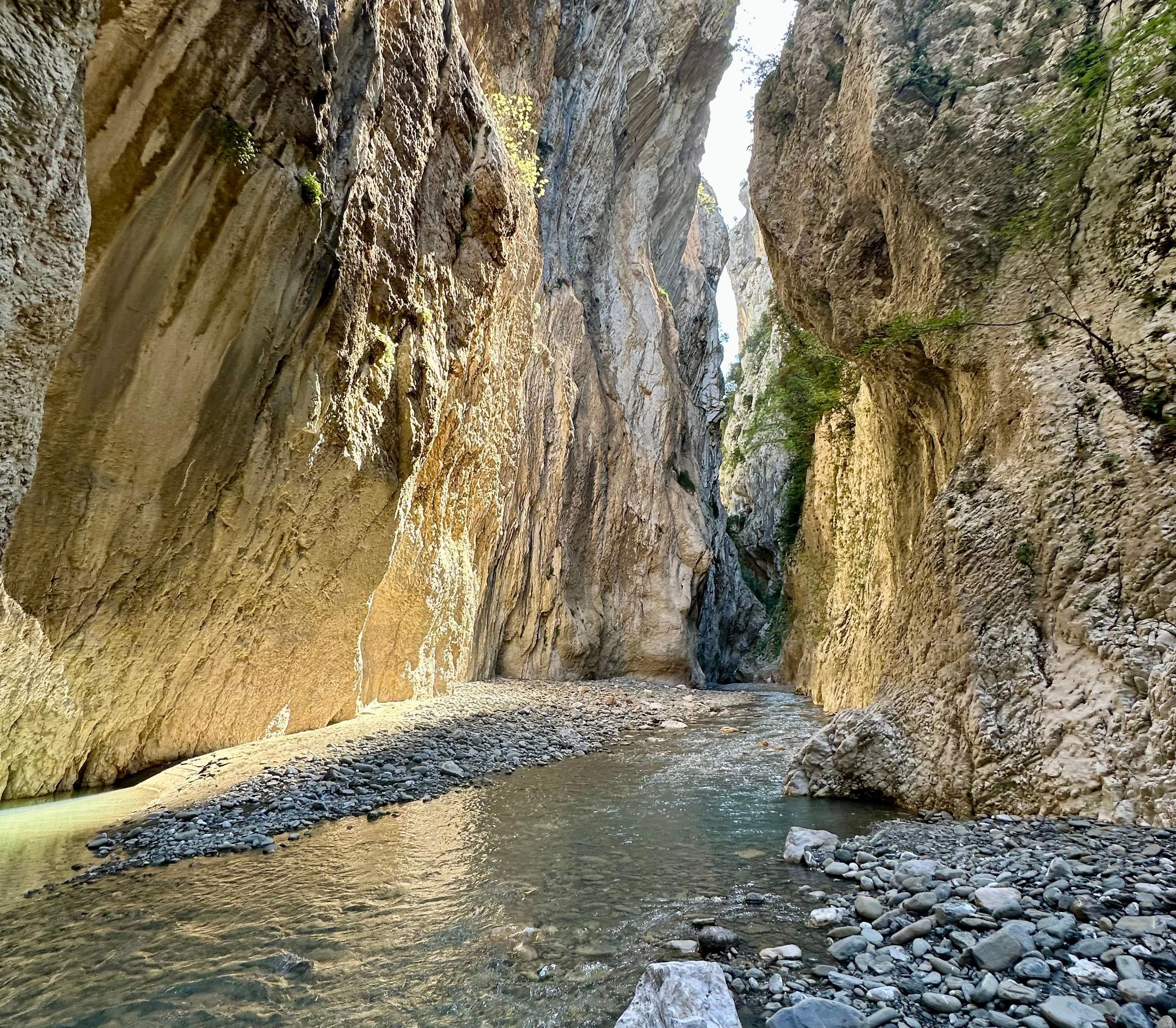 Tirana/Durrës: Tagestour in die Natur zur Holta-Schlucht und zum Banja-See
