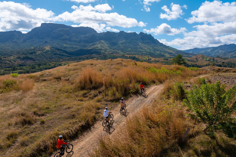 Off-Road E-Bike Tour mit ortskundigen Guides