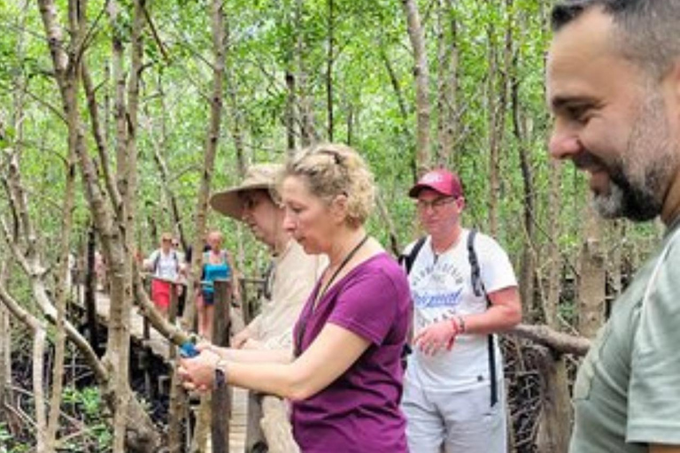 Zanzibar: Jozani Forest, Spice Farm & Stone Town Full-Day. TOUR WITH HOTEL TRANSFER PICKUP AND DROP
