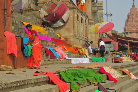 Varanasi: Tour di un giorno con giro in barca ed esplorazione di Sarnath