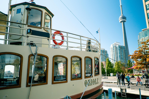 Toronto: Downtown Walking Tour with CN Tower and Boat Cruise