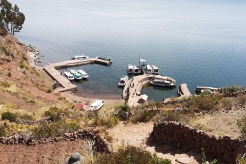 Excursion en bateau sur les îles Uros et Taquile depuis PunoJournée complète sur les îles Uros et Taquile en bateau rapide depuis Puno