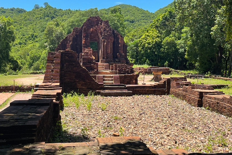 Hoi An: My Son Sanctuary Guided Tour with Lunch & Boat Trip Hoi an : My Son Sanctuary Guided tour. Lunch. boat trip