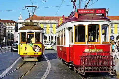 Lisbonne : Fátima, Batalha et Alcobaça Excursion privée d'une journée avec un guide local
