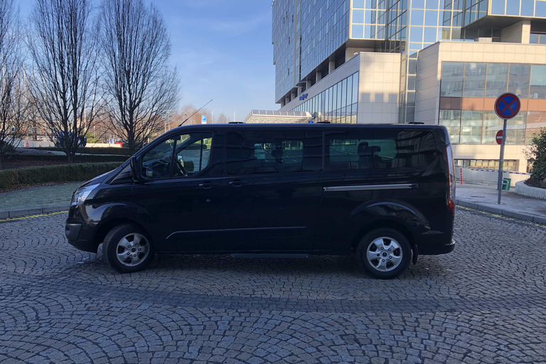 Flughafen Prag: Privater Transfer ins Stadtzentrum mit dem MinivanTransfer ins Stadtzentrum mit einem Minivan