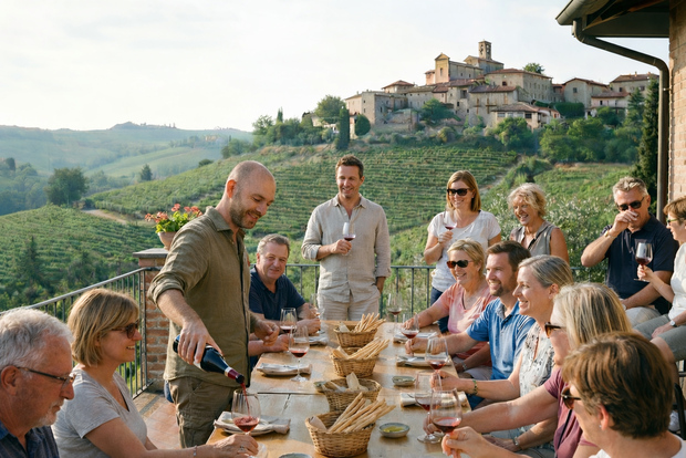 De Milão: Degustação de Vinhos Barolo em Grupo Pequeno nas Langhe