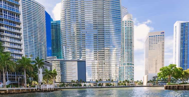 Miami: Private Boat Charter Guided and Tailored Experience photo 2