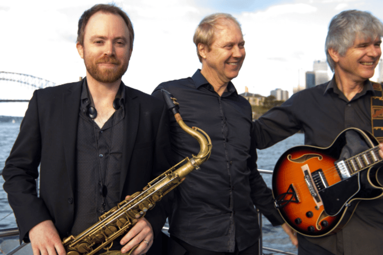 Sydney Harbour: 3-Hour Lunch Cruise with Live Music