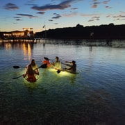 Pula: Höhlen-Sonnenuntergang/Nachttour im transparenten Kajak