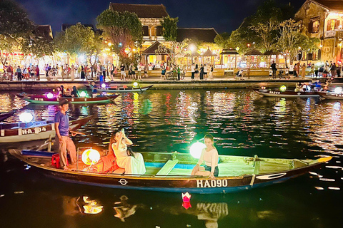 Hoi An: Paseo en barco con linternas por el río Hoai