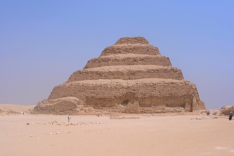 Viaje a Sakkara, las Pirámides de Memphis Dahshur y Felucca de 1 hora