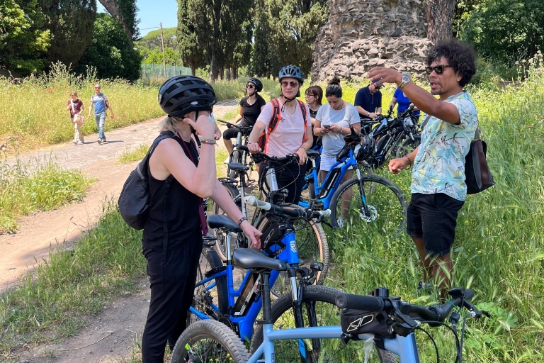 Rom: Geführte E-Bike-Tour bei Sonnenuntergang mit Katakomben und AperitifEbike-Tour bei Sonnenuntergang mit Katakomben und Aperitif