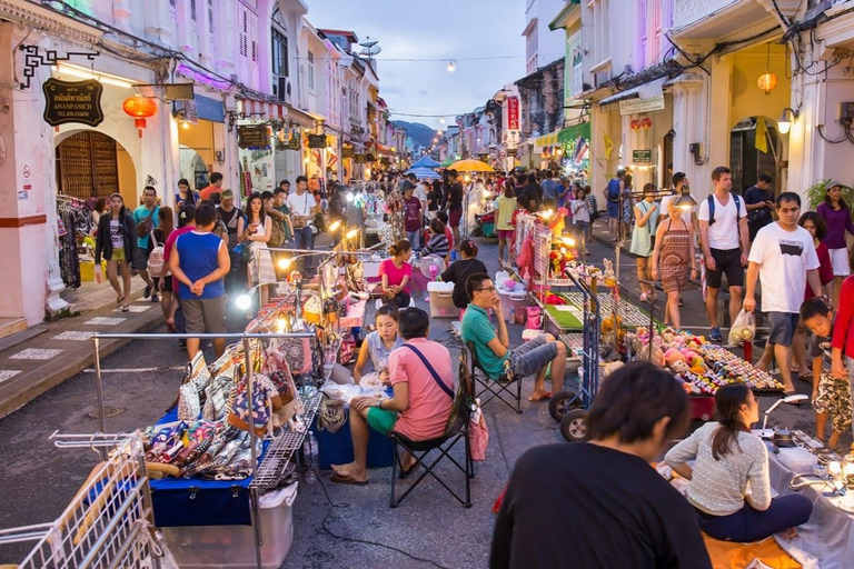 Phuket Stadtführung mit Nachtmarktbesuch und ElefantenfütterungAbholung von Patong, Karon oder Kata Beach