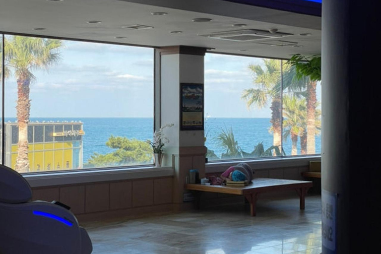 Jeju : visite d&#039;une journée avec Hanbok, Hallasan, Camellia et Jjimjilbang