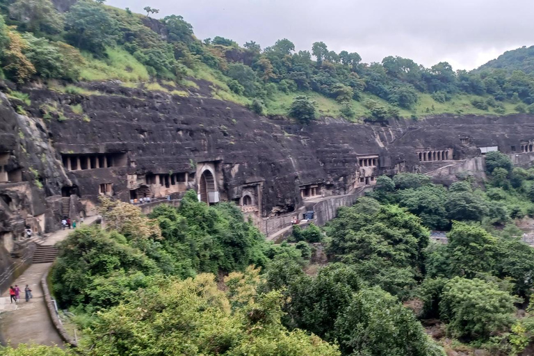 Descobre os segredos de Ajanta O Mini Taj de Aurangabad: uma viagem de 1 dia.Tour particular com carro A/C, guia multilíngue, ingressos