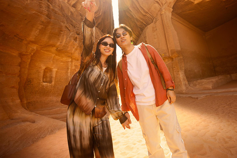 Medina: Al Ula &amp; Hegra UNESCO Site Day Trip with Lunch