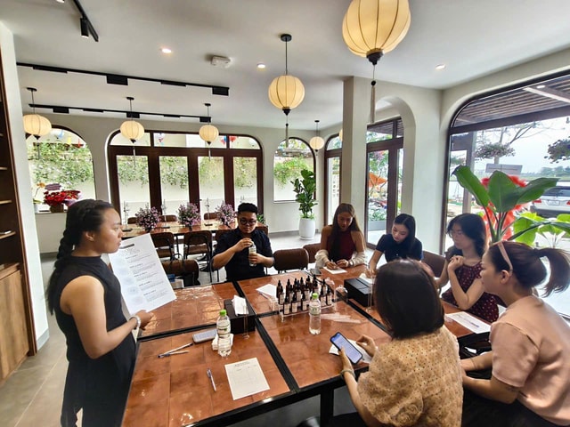 Hoi An: Perfume Workshop with Custom Fragrance Design