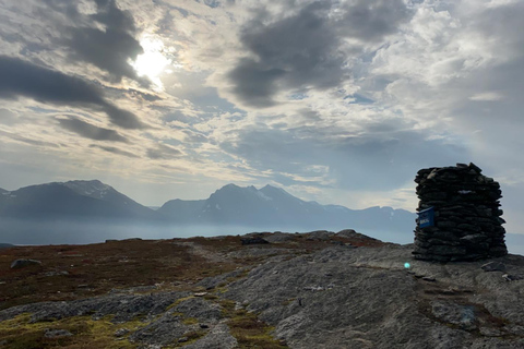 Tromsø: Guided Hiking Tour with Roundtrip Transfers