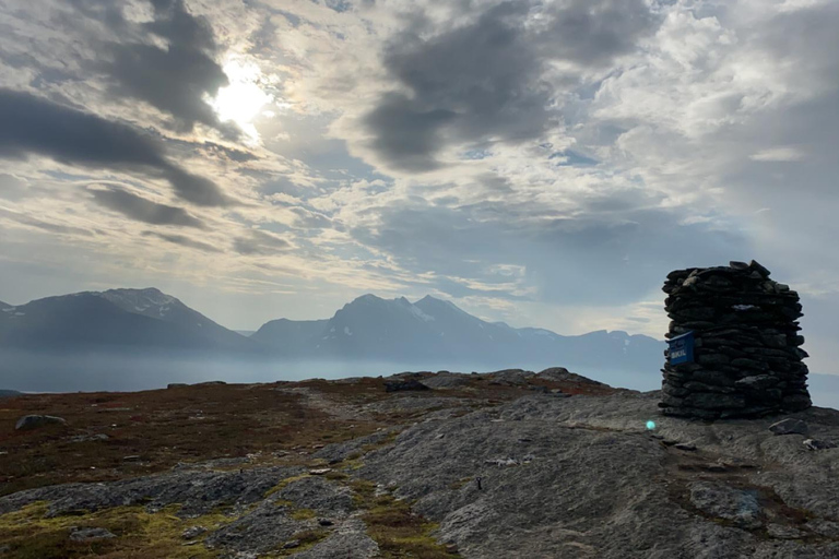 Tromsø: Guided Hiking Tour with Roundtrip Transfers