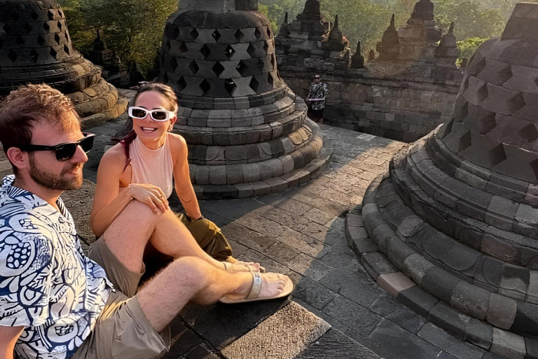 Yogyakarta: Borobudur & Prambanan Temple Tour & Pickup Sharing temple tour (guide included for 2 temples)
