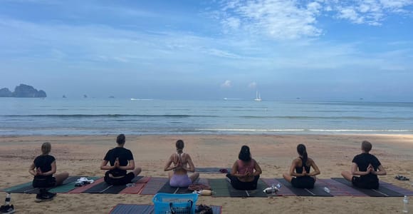 Krabi: Sunrise Yoga Balance Join-in Class