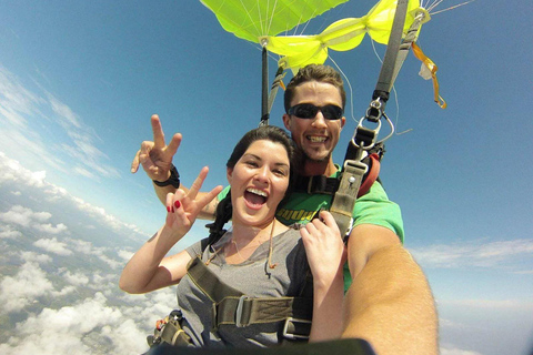 Jacksonville: Tandem Skydiving Experience
