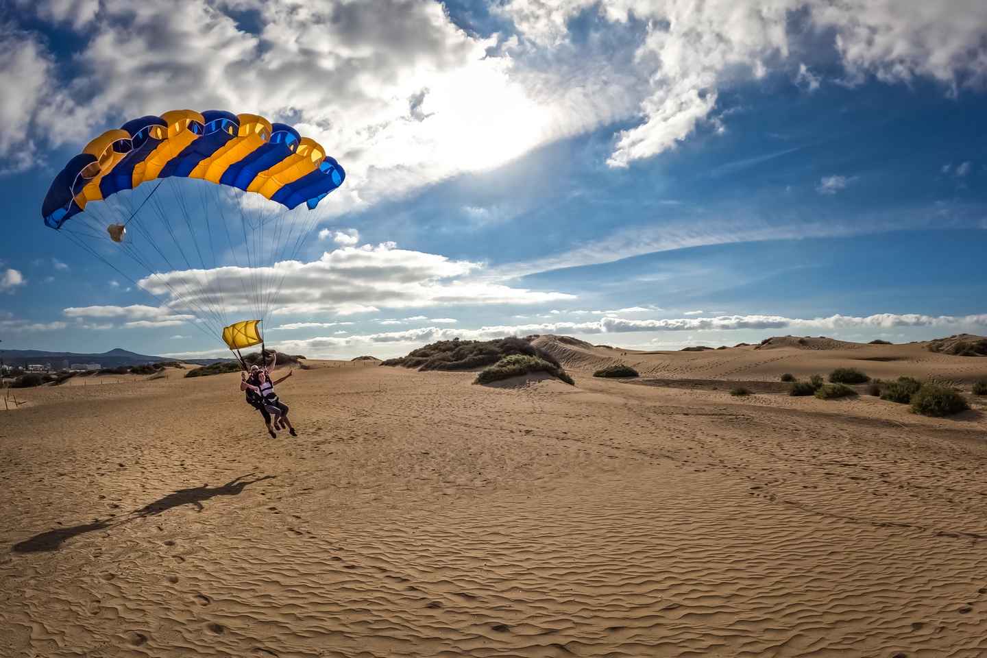 Gran Canaria : Fallhlífarstökk yfir Maspalomas sandöldunum