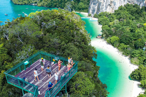 Krabi: Hong Islands Day Tour by Premium Longtail Boat Krabi: Private Premium Longtail Boat Tour to Hong Island