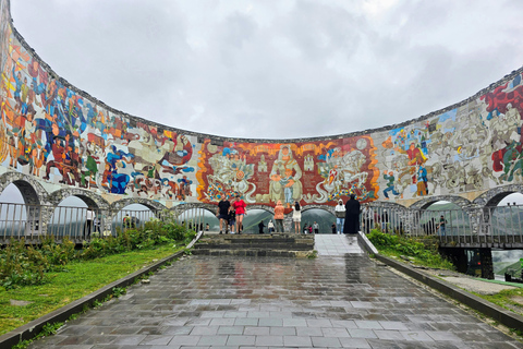 Excursão particular de 1 dia a Kazbegi e Gudauri