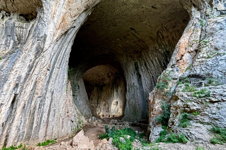 Prohodna and Sueva duka cave, eco trail Golden ct.From Sofia Аmazing tour visiting two caves through an eco trail