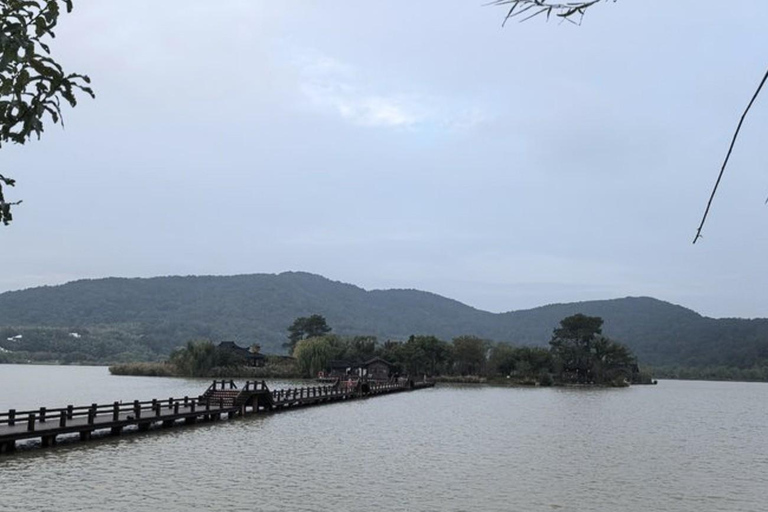 Shanghai: Xitang Night Water Town & Paddleboard Trip