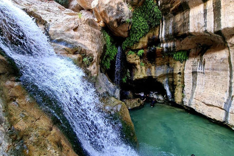 From Muscat: Guided Wadi Tiwi Hike, Romantic Cave & Sinkhole
