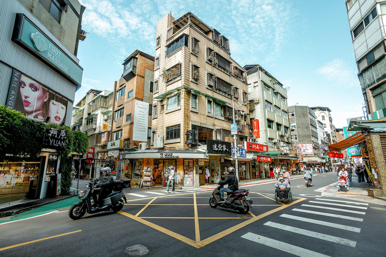 Taipei: Formosa Flavours Food Tour with 12+ Tastings