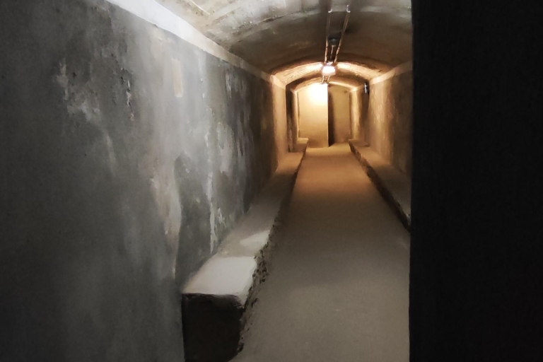 Visita Guiada a los Refugios Subterráneos de la Guerra Civil Refugios Subterráneos de la Guerra Civil