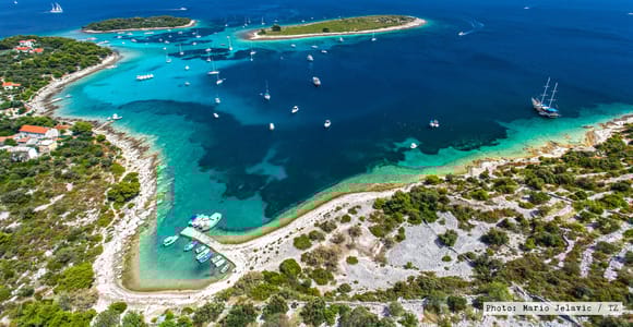 Von Trogir & Marina: Blaue Lagune & 3 Inseln Halbtagestour