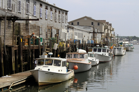 Boston: Portland Lighthouse & Kennebunk Small Group Day Tour