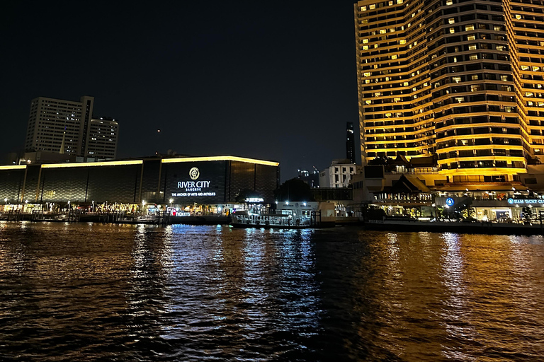 Cruzeiro com jantar no rio Chao PhrayaTraslado compartilhado - Cruzeiro com jantar no rio Chao Phraya