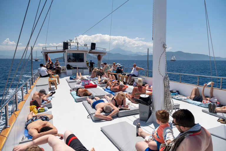 Full-Day 12 Islands Boat Trip with Swimming Stops Full-Day 12 Islands Boat Trip w/ Swimming Stops and Transfer