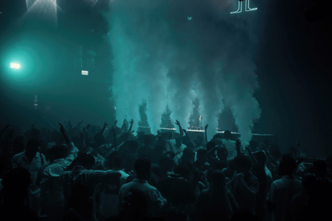 Tour della vita notturna di Phuket: avventura tra i bar e i club VIP di PatongTour della vita notturna di Phuket: tour dei bar e dei club con ingresso gratuito