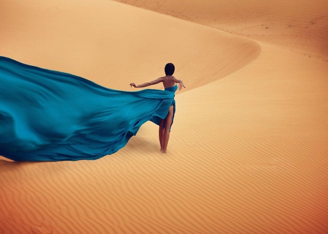 Fuerteventura: Corralejo Sand Dunes Flying Dress Photoshoot