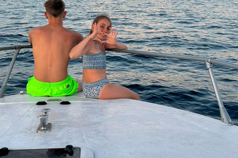 Naples: City Boat Tour with Aperitif