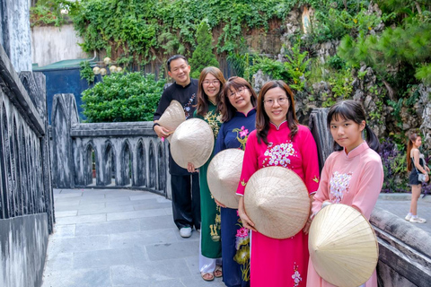 Hanoi: abito tradizionale Ao Dai e noleggio cappello non LaOpzione standard