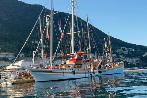 Athens Riviera:Premium Morning Cruise with Onboard Greek BBQ