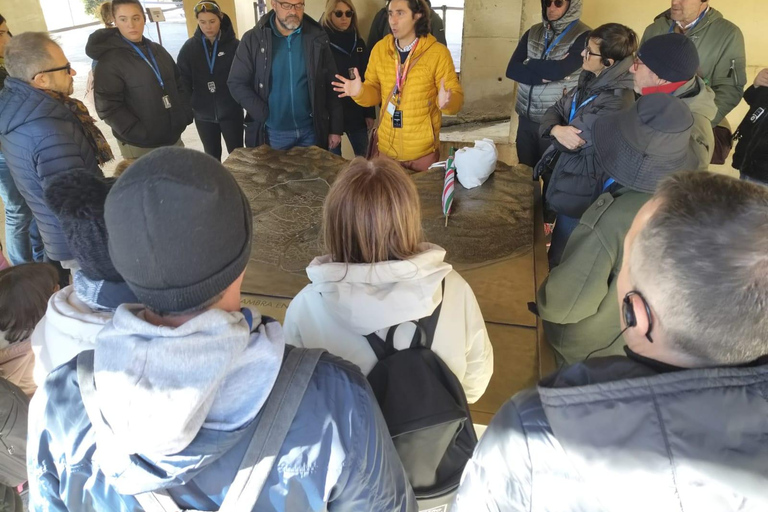 Granada: Alhambra, Alcazaba, and Nasrid Palaces Tour GRANADA. Alhambra with Nasrid palaces, Generalife, Alcazaba