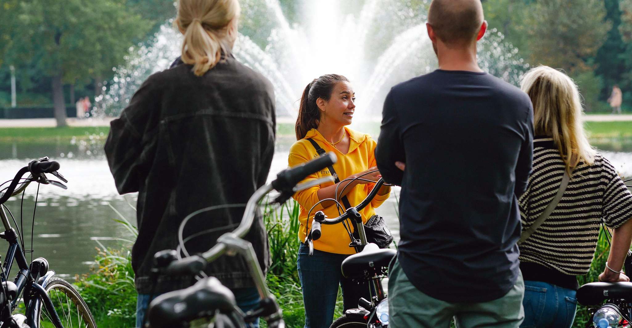 Amsterdam: Explore the City Highlights by Bike