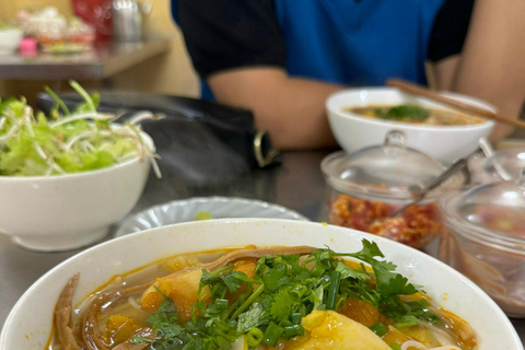 Excursão turística de meio dia à cidade de Da Nang em motaPasseio de mota