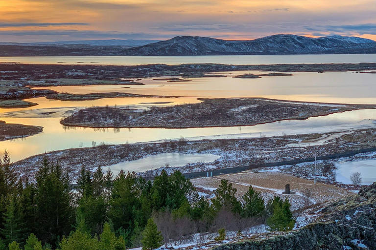 Reykjavik: Golden Circle tour: Geysir, Gullfoss, Thingvellir